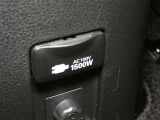 【アクセサリーコンセント(AC100V・1500W)】・・・AC100Vで最大消費電力1500W以下の電気製品を使用できます。災害時に電力が必要なとき給電ができます。