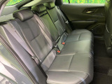 後部座席も気になるようなキズ・汚れやへたり等、大きなダメージはなく、良好な状態です。