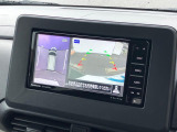 【マルチアラウンドモニター】専用のカメラにより、上から見下ろしたような視点で360度クルマの周囲を確認することができます☆死角部分も確認しやすく、狭い場所での切り返しや駐車もスムーズに行えます。