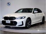 【BMWの伝統】BMWのお車は、&ldquo;駆け抜ける歓び&rdquo;を意識し、走行の安定性とコーナリングの良さを追求し、思い通りにハンドルの操作可能です。