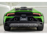 Orange CCB brakes calipersMatt Black Roof rails Style package - Grigio Titans mattSport seats (bi-shell) Cupholder and Smoker package (Apple CarPlay & Android Auto)Rear view camera