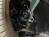 お車を安心してお乗りいただく為には、足回りの定期点検が欠かせません。サービスサポート(有償保証)では無料点検もご提供しており、安心のカーライフをお過ごしいただけるサポート体制が整っています。