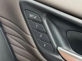 【メモリー機能付きパワーシート】ドライバーごとに設定したシート位置を記憶して、ボタン一つで切り替えできる便利な機能!運転する方が複数名いらっしゃるご家庭におすすめです♪