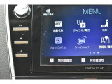 Apple CarPlayに対応しスマートフォンにインストールされているアプリを大画面に表示して使用できます。