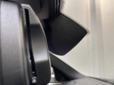 【ルームミラー一体型ETC】BMWといえばルームミラー一体型のETC。ドライバーから差し込めるかたちになっておりますので、差し忘れの際も慌てずにご利用いただけます。