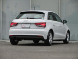 Audiが指定する独自の条件を全て満たした車だけが、認定資格を持つテクニシャンの手による100項目にも及ぶ点検・整備のプロセスを受け、お客様のもとへ届けられます。