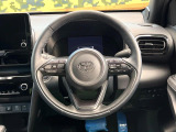 インテリアに合わせたデザインのステアリングは、運転される方のことも考え、運転しやすい形状、大きさです。是非一度、実際に触ってお確かめください。
