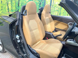 運転席シート廻りは使用感も少なく、良好な状態となっています。前オーナー様が丁寧に使っていたことがよくわかりますね。