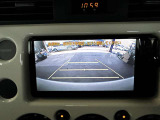 【バックカメラ】運転席から画面上で安全確認ができます。駐車が苦手な方にもオススメな便利機能です。