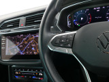 設定したスピードを上限に自動で加減速をし、一定の車間距離を保つ事で長距離運転の疲労を軽減する【ACC】が装備。
