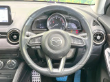 【純正革巻きステアリング】上質な革を使用することで、手にしっかり馴染みとても運転しやすいハンドルです♪