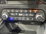 【シートヒーター&ベンチレーション】夏場は涼しい風でお尻や背中の熱やムレを防ぎ、冬はエアコンよりも早く温まってポカポカに!季節を問わず快適に過ごせます。