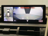 映像で見づらい車両周辺の確認をアシスト。クルマを真上から見ているような映像を表示。 運転席から確認しにくい車両周囲の状況を把握。