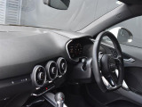 ◆LIBERALAは、輸入車選びの新たなスタイルを提案するインポート・セレクト・ブランドです。オーナー様となる方がクルマから直接感じる感性を第一にした、最良の一台との出会いをコーディネートいたします。
