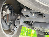 お車を安心してお乗りいただく為には、足回りの定期点検が欠かせません。サービスサポート(有償保証)では無料点検もご提供しており、安心のカーライフをお過ごしいただけるサポート体制が整っています。