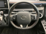 【純正革巻きステアリング】上質な革を使用することで、手にしっかり馴染みとても運転しやすいハンドルです♪