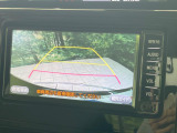 【バックカメラ】駐車時に後方がリアルタイム映像で確認できます。大型商業施設や立体駐車場での駐車時や、夜間のバック時に大活躍!運転スキルに関わらず、今や必須となった装備のひとつです!