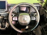 【純正革巻きステアリング】上質な革を使用することで、手にしっかり馴染みとても運転しやすいハンドルです♪