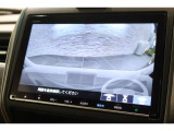 フロントカメラがあるので運転席から見えない所も映像で確認できます。