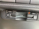 高速道路で便利な【ETC2.0】を装備しています。光ビーコン搭載で渋滞情報などナビゲーションと連動することで機能も充実いたします。他、観光施設に立ち寄るための高速料金割引サービス等もございます。