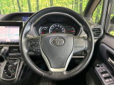 【純正革巻きステアリング】上質な革を使用することで、手にしっかり馴染みとても運転しやすいハンドルです♪