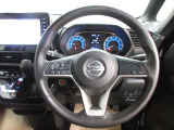 運転が楽しくなる明るく開放的な運転席まわりです。