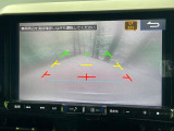 【バックカメラ】駐車時に後方がリアルタイム映像で確認できます。大型商業施設や立体駐車場での駐車時や、夜間のバック時に大活躍!運転スキルに関わらず、今や必須となった装備のひとつです!