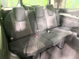 床下収納式のサードシートです。座席部分をコンパクトに収納でき、広大な荷室スペースとしてお使いいただけます!乗車人数や荷物の量など利用シーンに合わせて3列目を有効活用でき、とっても便利♪