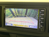 【バックカメラ】駐車時に後方がリアルタイム映像で確認できます。大型商業施設や立体駐車場での駐車時や、夜間のバック時に大活躍!運転スキルに関わらず、今や必須となった装備のひとつです!