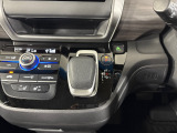 運転席、助手席シートが、じんわりと優しく温かい、人気のシートヒーター装備♪
