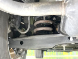 お車を安心してお乗りいただく為には、足回りの定期点検が欠かせません。サービスサポート(有償保証)では無料点検もご提供しており、安心のカーライフをお過ごしいただけるサポート体制が整っています。