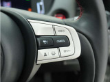 ◆アダプティブクルーズコントロール◆予め設定した車速内でクルマが自動的に加減速。前走車との適切な車間距離を維持しながら追従走行します。【LKAS】車線維持支援システムでステアリング操作を支援。