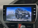 【純正ナビ】人気の純正ナビを装備しております。ナビの使いやすさはもちろん、オーディオ機能も充実!キャンプや旅行はもちろん、通勤や買い物など普段のドライブも楽しくなるはず♪
