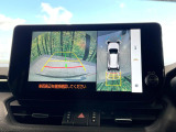 【パノラミックビューモニター】専用のカメラにより、上から見下ろしたような視点で360度クルマの周囲を確認することができます☆死角部分も確認しやすく、狭い場所での切り返しや駐車もスムーズに行えます。