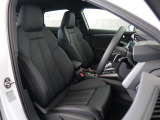 Audi車はどの車種も全てレザーハンドルです。そこにはAudiのこだわりがあり質感の高いレザーでしっかりと手に馴染み、高級感を演出します。