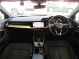 Audiのインテリアはエクステリア同様、優れたデザイン性とクオリティ、そして機能性を兼ね備えております。