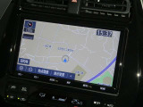 【9インチ純正ナビ】純正ナビを装備。タッチパネル式で使いやすく、詳細地図により目的地をピンポイントで設定できます。初めての道でも迷いにくく、ロングドライブも快適ですよ♪