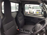 それぞれの分野のプロがお車の悩みや疑問に親身になって対応させていただきます。
