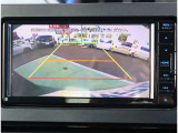 お車選びをお楽しみ頂けるよう、在庫車の展示スペースを十分に確保しております。