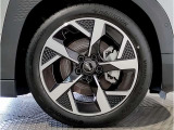 MINIのアロイ・ホイールは、MINIらしさの象徴である、ゴーカート・フィーリングを向上させるために技術の粋を集めて開発されています。