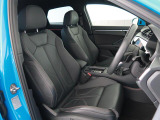 Audi車はどの車種も全てレザーハンドルです。そこにはAudiのこだわりがあり質感の高いレザーでしっかりと手に馴染み、高級感を演出します。