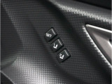 運転席のシートポジションメモリー機能は、登録済みの運転者と交代しても、シートポジションの変更の手間がかかりません。