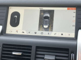 【サラウンドカメラ】車両周辺360度の状況を表示するシステムで、駐車や狭い場所での運転、オフロード走行時に非常に役立ちます。