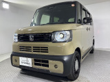雨の日は中古車は選びにくいですよね。でも当店なら安心です。電話予約を頂ければ屋根下へ移動させて頂きます。雨でもじっくりご検討いただけます。