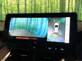 【パノラミックビューモニター】専用のカメラにより、上から見下ろしたような視点で360度クルマの周囲を確認することができます☆死角部分も確認しやすく、狭い場所での切り返しや駐車もスムーズに行えます。