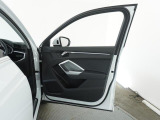 ドアを開けると上質で上品な室内空間が広がり細部までこだわったAudiデザイン性と、物づくりのこだわりを感じて頂けます。