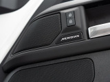 MERIDIANは英国のプレミアムオーディオブランドです。重低音から高音域までしっかりと再現でき、コンサートのような臨場感溢れる音響空間を実現します。どうぞ店頭にてご体感ください。
