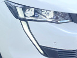 ●LEDヘッドライト:夜間走行時も良好な視界を確保し安心して運転できる高輝度LEDヘッドライトを装備!点灯速度が早く、消費電力も抑えられています。