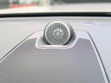 【Bowers & Wilkins】ボルボの上級プレミアムオーディオ。車内空間という特殊な環境に100年以上の伝統を持つイェーテボリ交響楽団の音響を再現した「コンサートモード」を搭載。