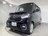 雨の日は中古車は選びにくいですよね。でも当店なら安心です。電話予約を頂ければ屋根下へ移動させて頂きます。雨でもじっくりご検討いただけます。